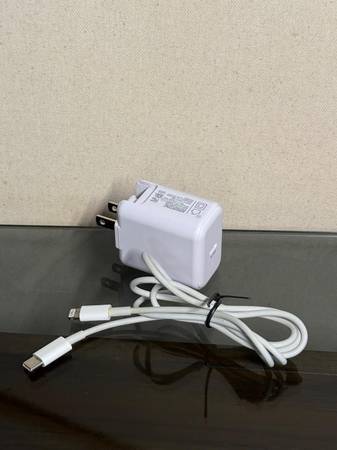 Airdoe 20W Lighting to USB-C Cable w/ Wall Adapter [iPhone] 1