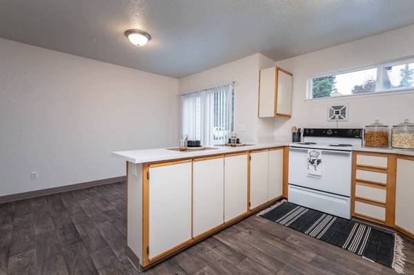 $1,692 / 2 habitaciones - 982 pies cuadrados - ¡Vistas pintorescas justo fuera de tu ventana! ¡Visita hoy! (Portland - Cerca del parque Mt. Tabor)63831465066883121