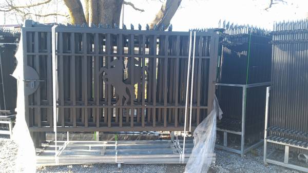 20ft farm gate with horses 1