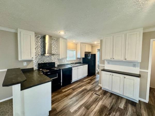 $1,599 / 3br - 1152ft2 - Live in the heart of it all! Gainesville's prime neighborhood awaits. (Gainesville)63822864125697121
