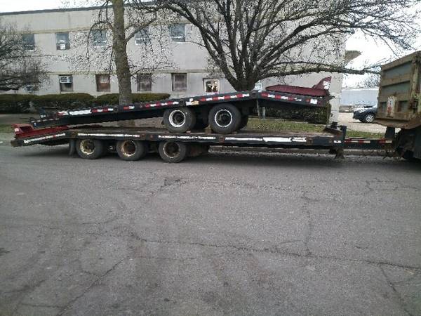 2009 Towmaster 20,000# Tag Along Trailer 1