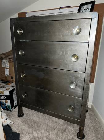 Simmons mid century dresser 1