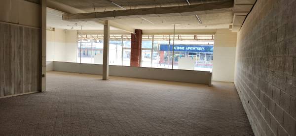 $20,000 / 6375ft2 - Large Multi Tenant Commercial Building w/ Seller Financing Available (Alamogordo)63687913068675123