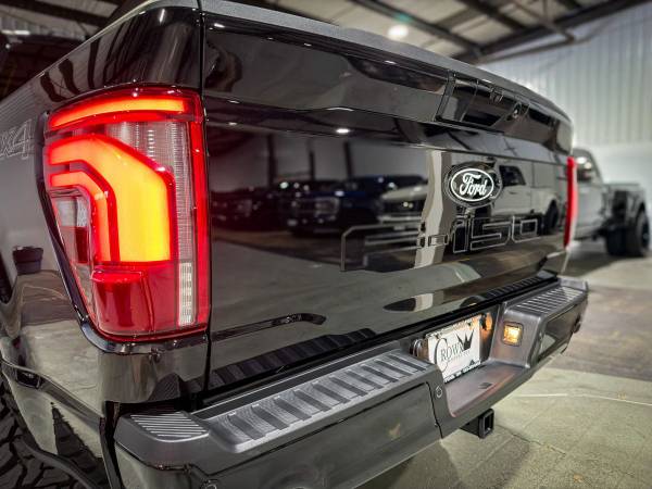 2026 Ford F-150 LARIAT 4X4 - Photo 6