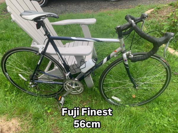 Fuji Finest Road Bike 56cm 1