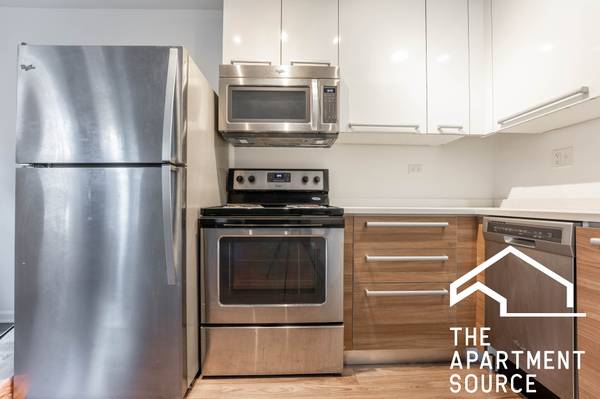 $1,690 / 1br - MODERN beautiful 1 bed in Edgewater (Edgewater)63781516719617123