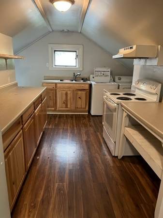 1BR / 1 Ba 800 sf +/- 2nd Floor Flat
$975
Village of Granville 1BR / 1 Ba 800 sf +/- 2nd Floor Flat
$975
Village of Granville