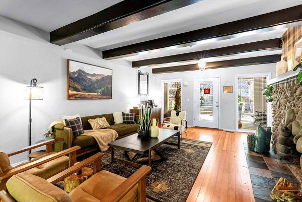 On-Site Maintenance, Sundeck, Fitness Center 1