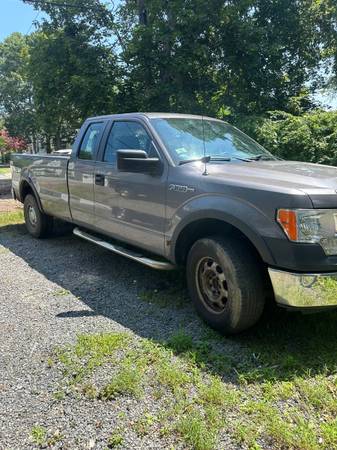 F-150 de 2011 con cama de 8 pies - $5.000 (Hingham)63624473728771121