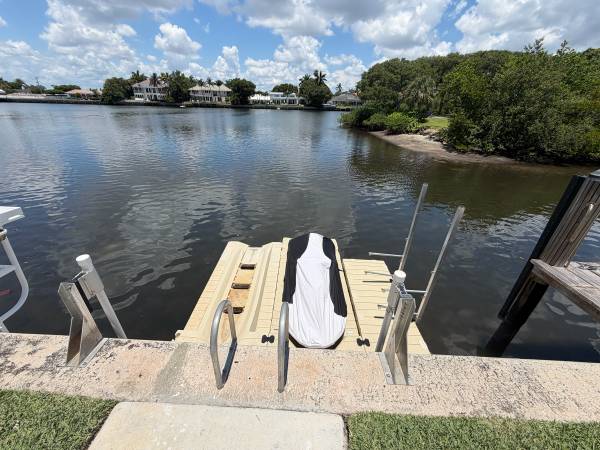 FLOATING DOCKS  plus + 1