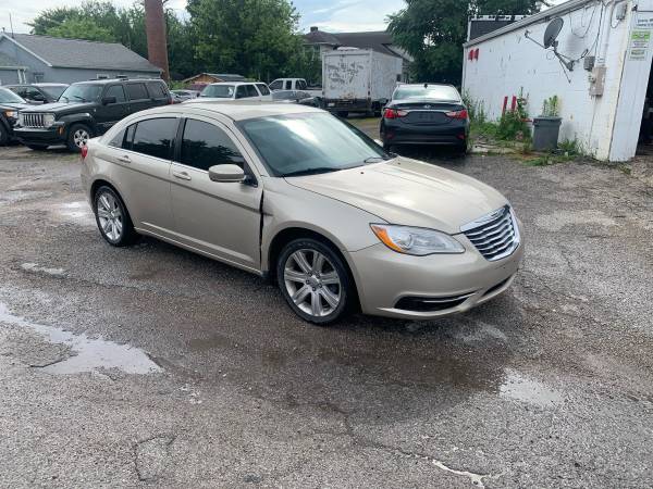 2013 CHRYSLER 200 LX - $2,195 (INDIANAPOLIS)63621979198339124