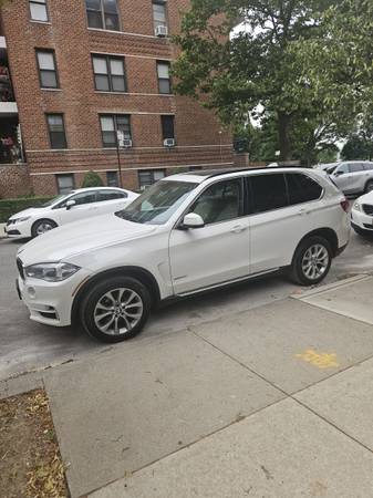 BMW X5 Sports Activity xDrive35i 2016 - $10,500 (Brooklyn)63614669331329123