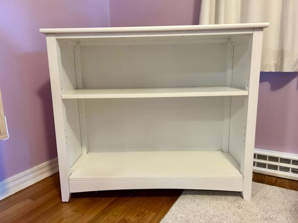 Low bookshelf matching set (2) 1
