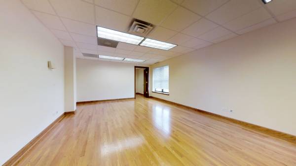 $750 / 450ft2 - Great Albany Park Rehabbed Office Suite Available63898984135939120