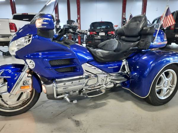 HONDA GOLDWING TRIKE. V6-1800CC, REVERSE, CRUISE. VERY NICE. PRE-SALE