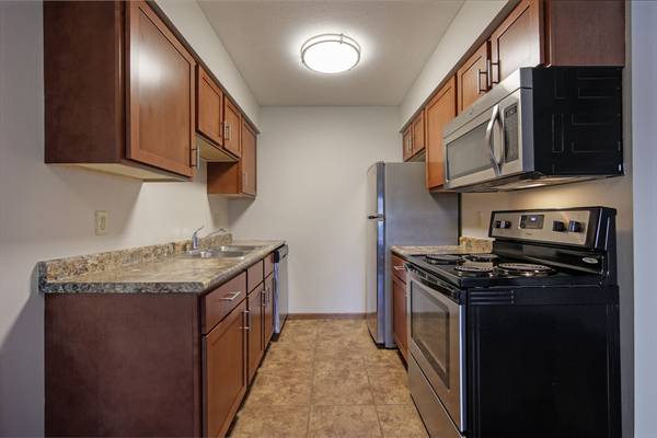$1,195 / 2br - 800ft2 - ¡Historic Downtown Hopkins! - 2 BR @ Town Terrace Apartments (Hopkins)63868700246913123