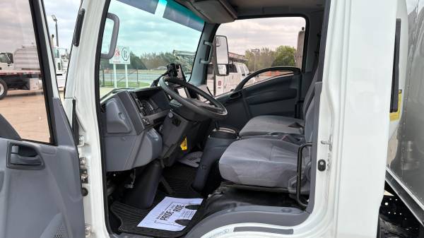 2016 Isuzu NPR 14’ - Photo 15
