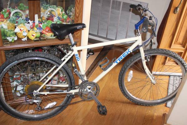 Mountain Bike. Trek "820" Bike 1