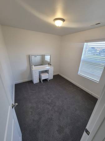 $2,649 / 4br - 2215ft2 - Spacious 4-Bed Townhouse with Scenic Views & Luxurious Finishes (West Jordan)63969200867842124