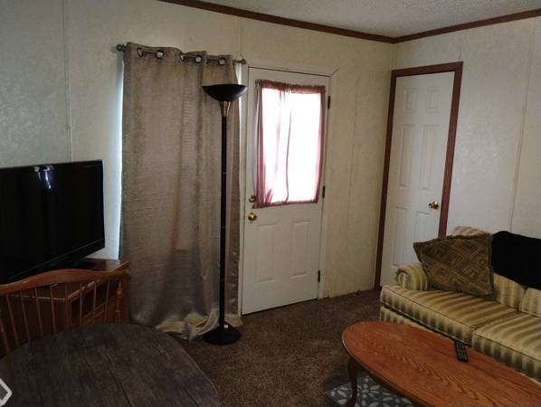 $800 / 1br - Furnished w Utilities+TV/Internet One Bedroom, One Bath Private Apt. (4 miles from Exit 19, I-24)63680263952129121