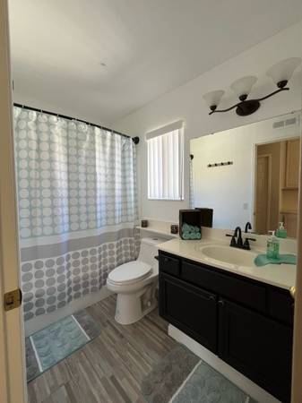 $950 / 1br - Private Room for Rent (Vista)63933114827394124