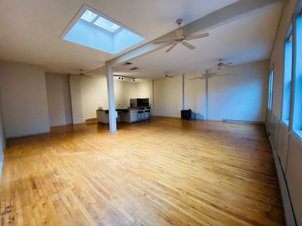 $4,000 / 4000ft2 - Large Live / Work Space 4000sq' + right in the heart of downtown VanWA (Vancouver WA)63914971611523124