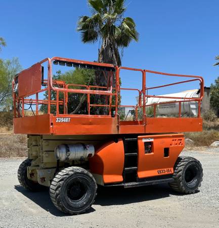 Rough terrain 4x4 jlg scissor lift 3394 1