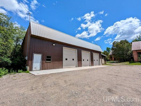 $130,000 Versatile commercial property on Class A RoadMLS 50144928 (Iron River)64151610600707120
