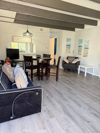 $700.00 / 1br - Habitación en alquiler en un encantador condominio de 2 habitaciones63687171971587121