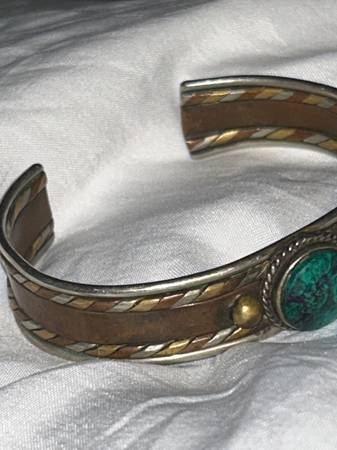 NATIVE AMERICAN TRI COLORED  CUFF BRACELET WITH BEAUTIFUL STONE 1
