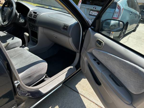 Toyota Corolla con bajo kilometraje - $2,300 (Monterey Park)63623927063427124