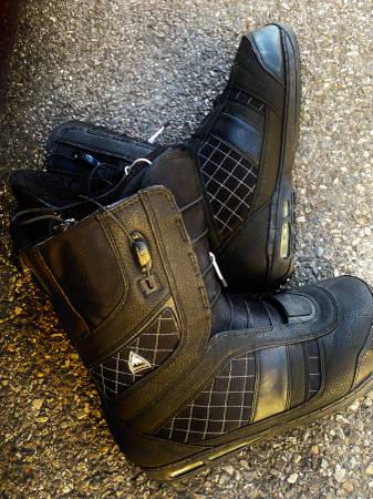 Snowboarding Boots BURTON SIZE 15 1