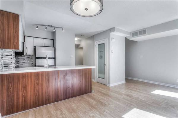 27 CANNIFF ST. #511 - 2BED/2BATH, PARKING, ROOFTOP TERRACE, UTLS INCL! 1