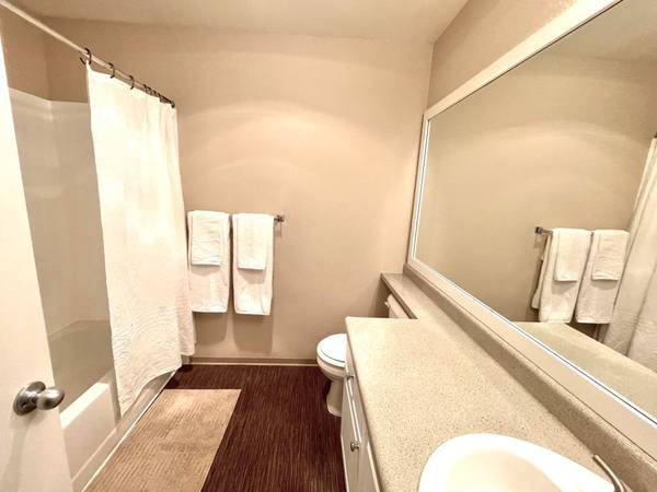 $2,975 / 3br - 1231ft2 - Beautifully landscaped grounds, park-like setting! 3 Bed, 2 Bath. (Mukilteo - South Everett, Lynnwood)63808130949379121