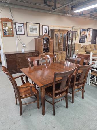 Nichols & Stone Wood Dining Table Set with Six Chairs #531-1