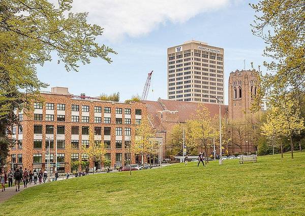 $2,295 / 1br - 560ft2 - Stackable Washer and Dryer, LEED Gold Certified, Pantry* (U-District)63934291101443123
