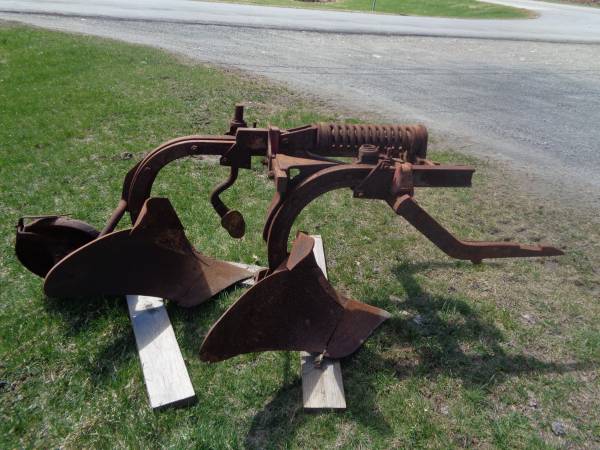 FARMALL FAST HITCH TWO BOTTOM PLOW 1