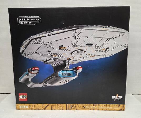 Lego 10356 Star Trek: U.S.S. Enterprise NCC-1701-D 1