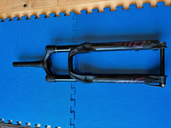 RockShox Pike Select 140mm 27.5" Fork 1