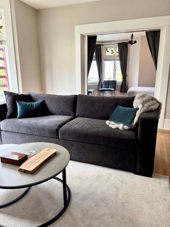 Spacious Kitsilano Two Bed - FURNISHED Main Floor - Steps to Beach! 5