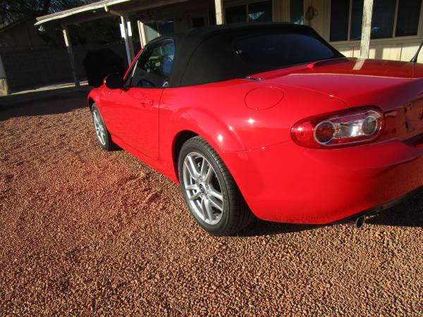 2015 Mazda Miata MX-5 Convertible 11,000 ORIGINAL MILES! - $19,500 (Glendale, AZ)63616969731969121
