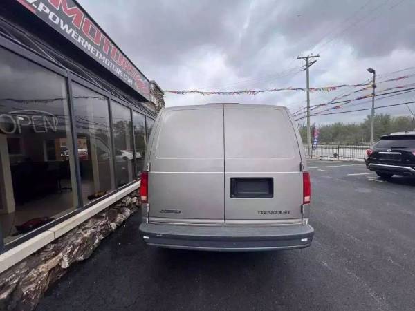 2005 Chevrolet Astro Cargo - ¡Financiamiento disponible! - $8,80063618770157313124