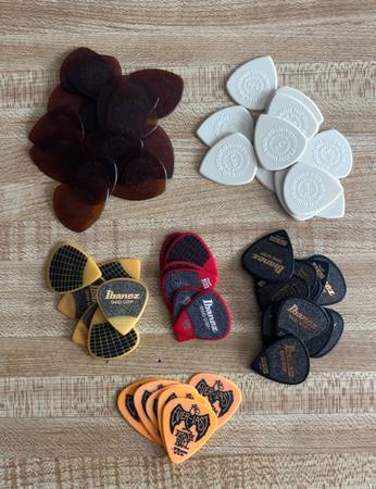 Guitar Picks - Various Brands & Gauges 1