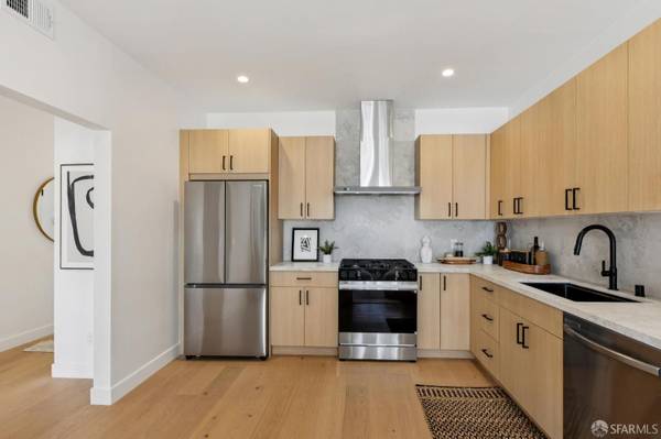 $6,000 / 2br - Furnished 2-Bedroom with In-Unit Washer/Dryer : 880 26th Ave, Unit 2 (richmond / seacliff)64030487346562121