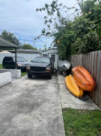Hobie Pedal Kayak con propulsión Mirage Drive 180 hacia adelante y reversa con aleta plegable - $750 (Hollywood, Florida)63471414603267124