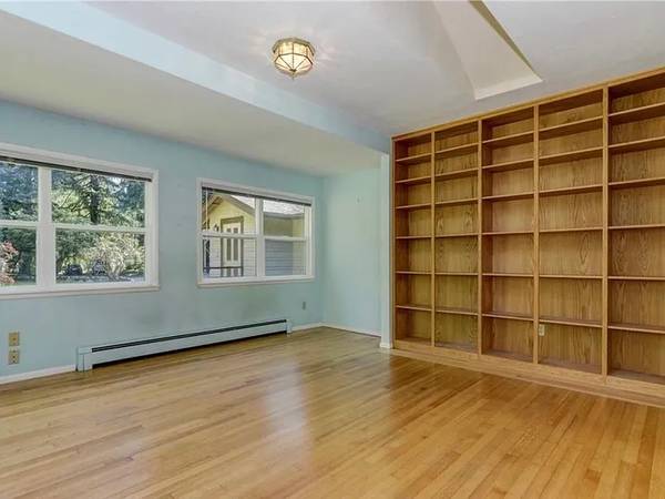 $900 / 3br - 600ft2 - Excelente oportunidad para una o dos habitaciones en encantadora casa. (Olympia)63874304819969124