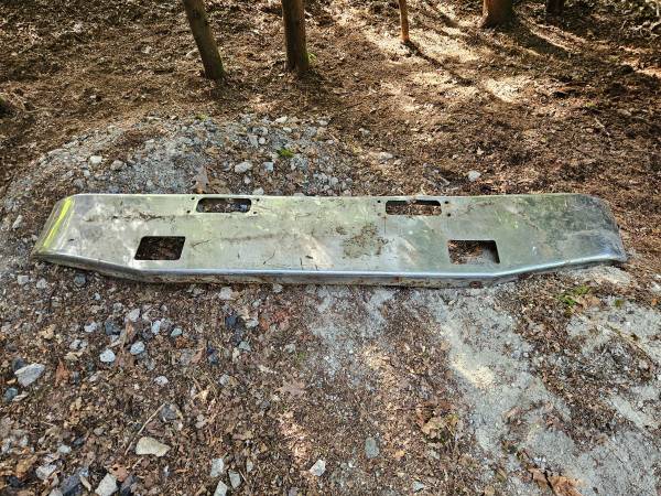 Peterbilt 359 front stainless steel bumper 1