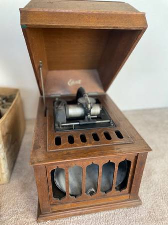 Edison Cylinder Phonograph 1
