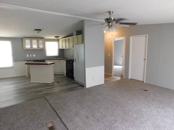 $850 / 3br - Renovated Manufactured Home - Multi Sectional (Bowling Green)63846719281281121