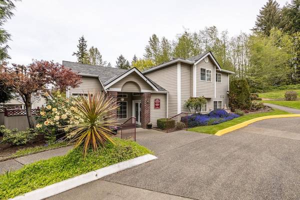 $1,670 / 2br - 862ft2 - Assigned One Covered Parking Space Per Unit, Drive Through Security (Olympia)63934548618627124